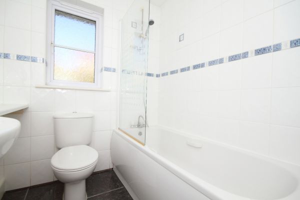 Cost of Shower Window Replacement in San Diego